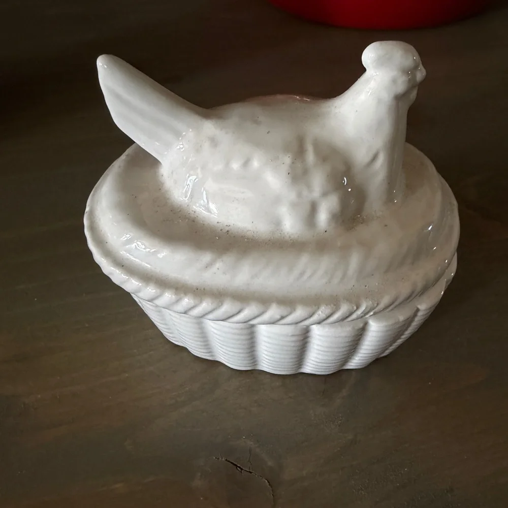 Vintage Ceramic Hen on Nest Dish • Made in Japan. G13